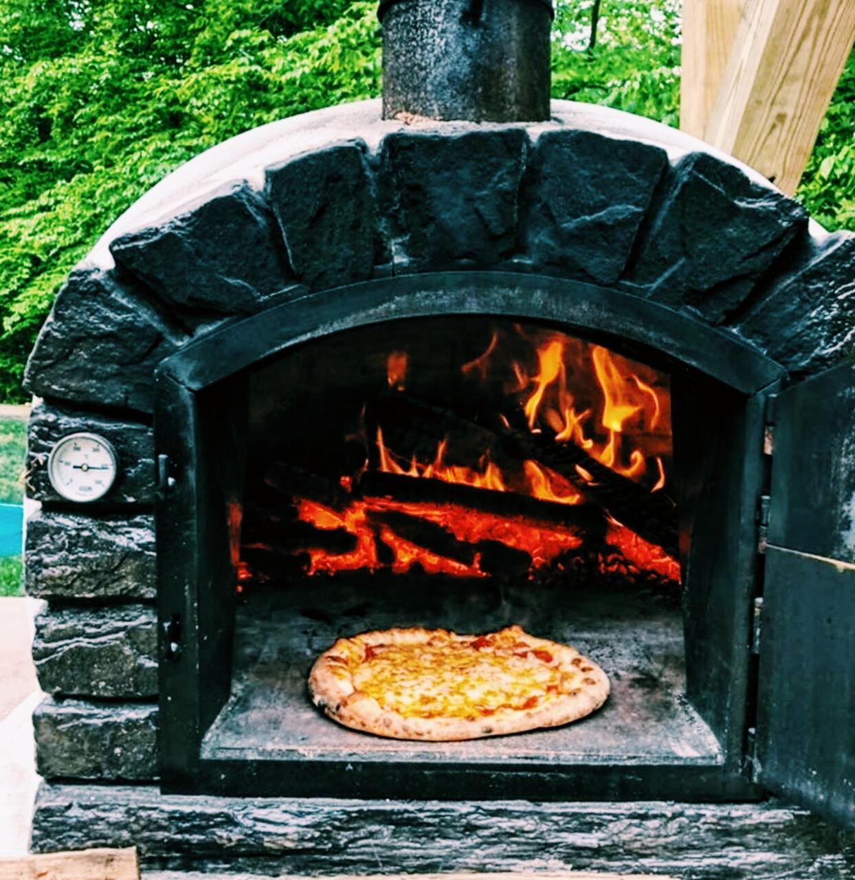 Four a pizza bois FAMOSI